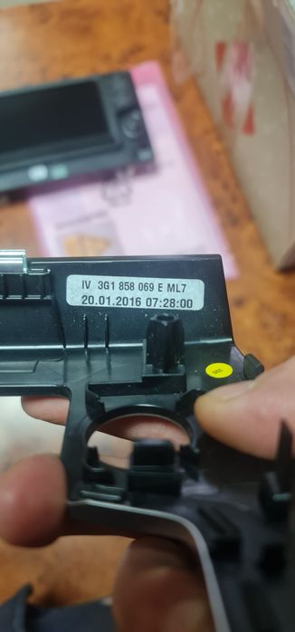 Рамка дисплея  discover media mib2 для Passat b8