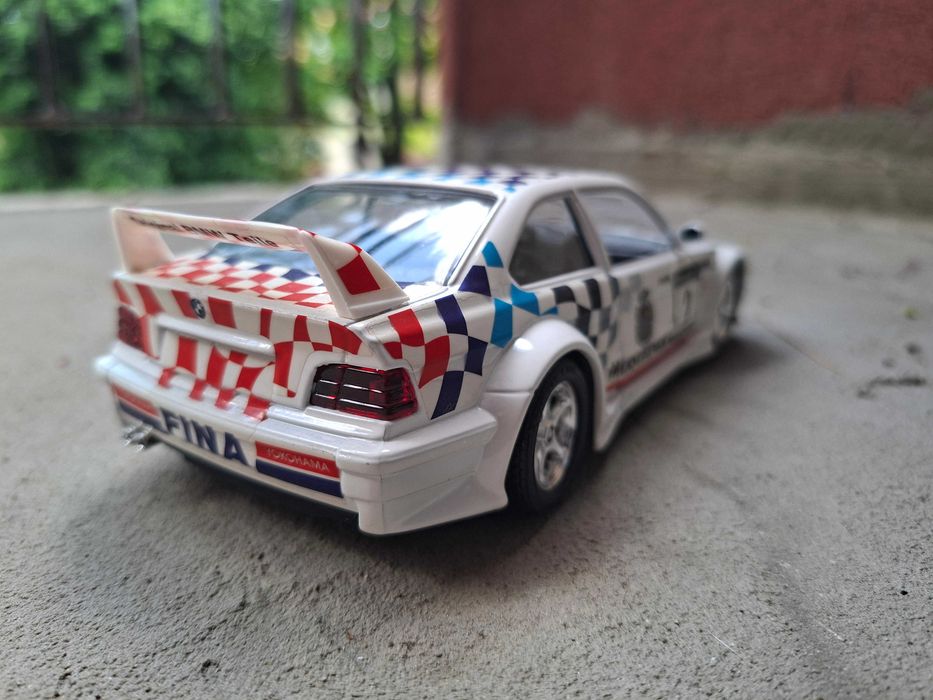 BMW M3 E36 GTR 1:24 bburago model samochodu