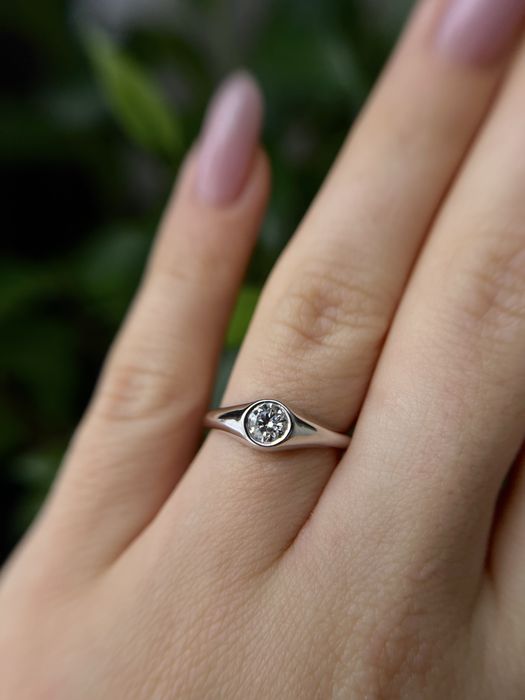 Каблучка Sova із білого золота з діамантом