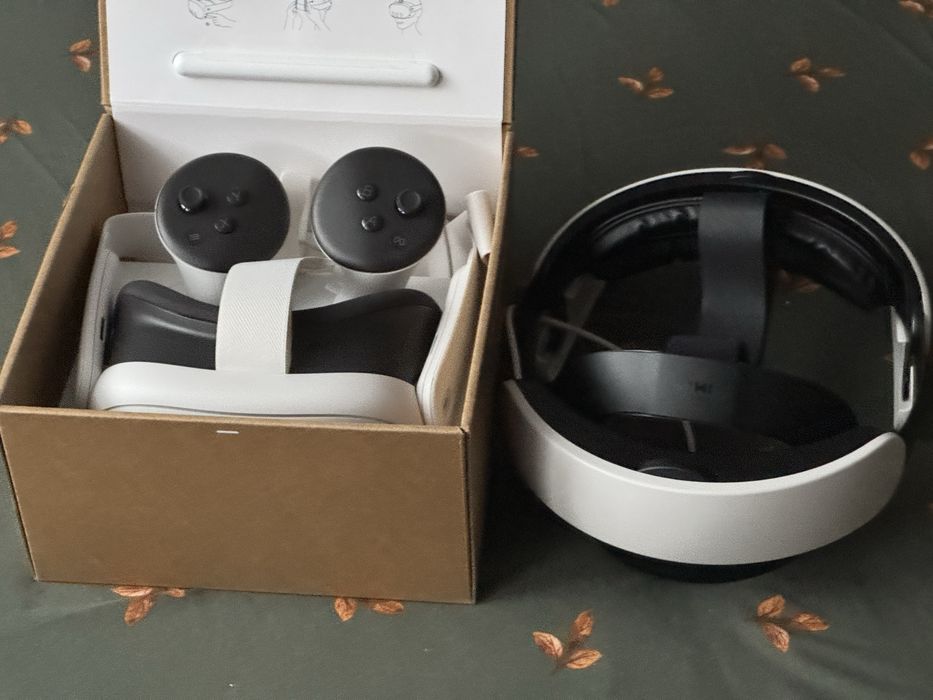 Gogle VR Meta Quest 3 512gb + dodatkowe  mocowanie na glowe