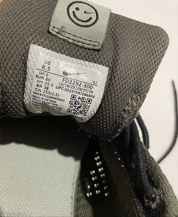 Кроссовки NIKE оригинал беговые хаки зеленые