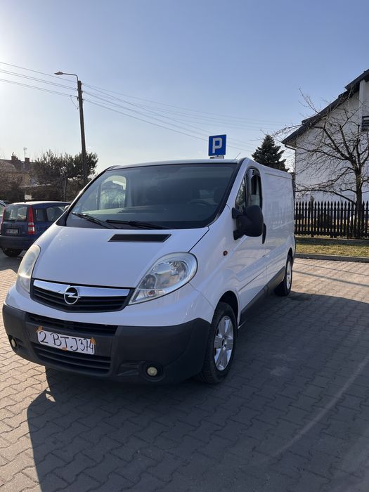 Opel Vivaro 2.0 cdti klima 3 osoby