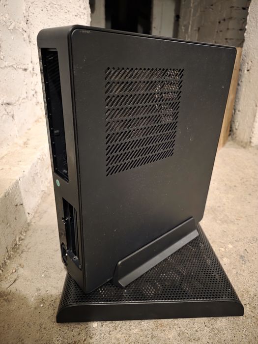 Fractal Design NODE 202 SFF