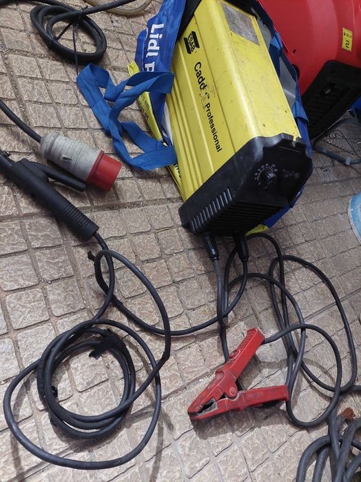 maquina de soldar esab mas bomba submersível