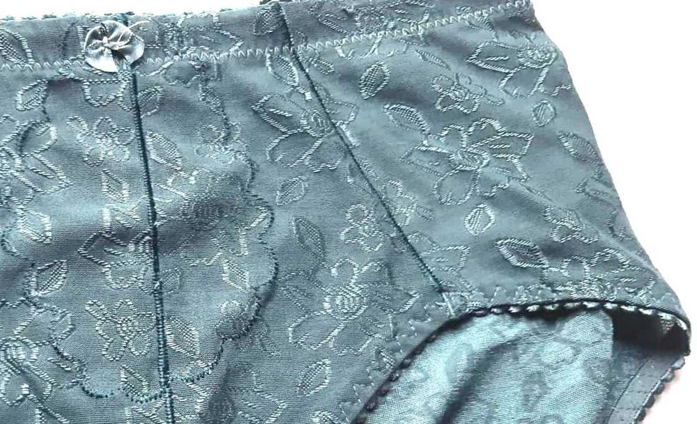 New Stacyle_ super majtki lekko obciskające_roz.L
