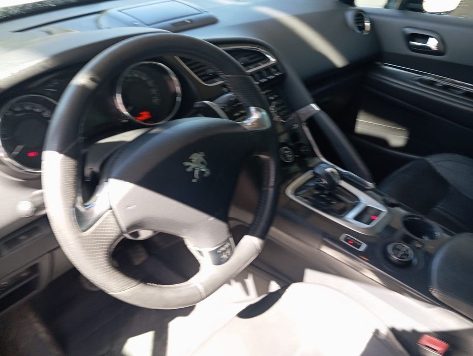 Carro Peugeot 3008