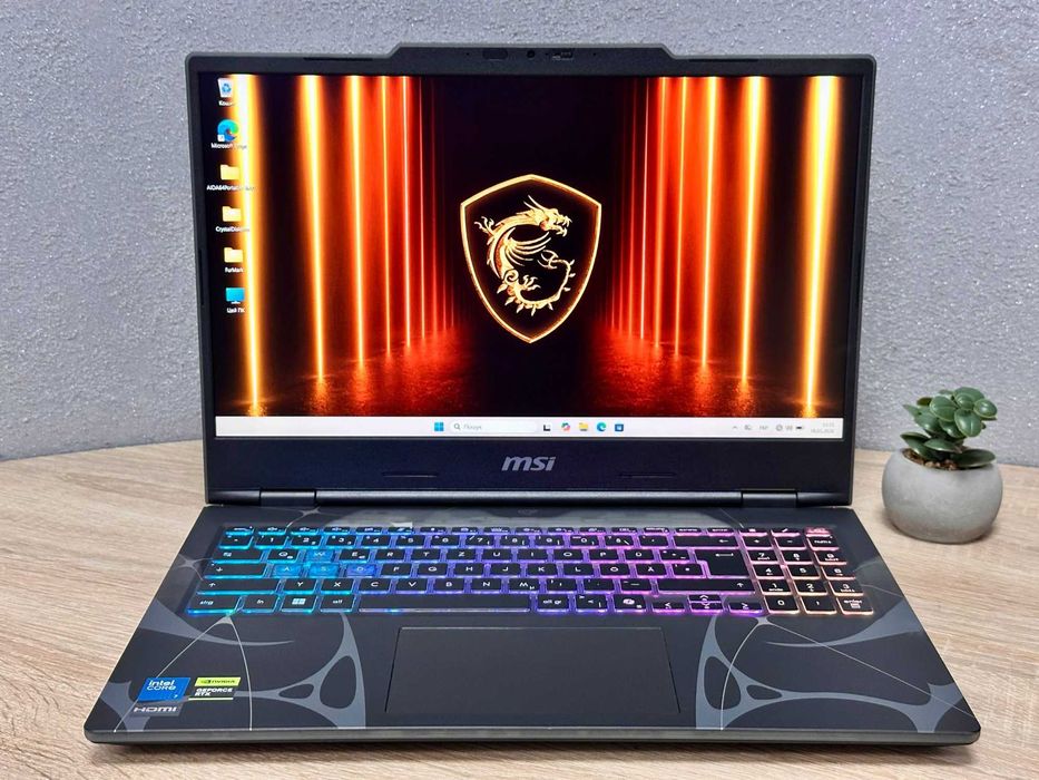 іНоваційний Ігровий Ноутбук MSI Cyborg 15.6" B2RWFKG 144Hz/Intel Core 7-240H (10Ядер 14Пот)/16Гб DDR5/1TB SSD/nVidia RTX 5060 GDDT7 8Gb/Новий/Потужний