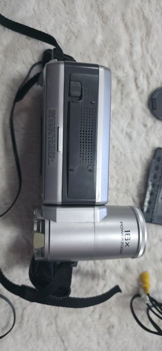 Відеокамера SHARP VL-A111S