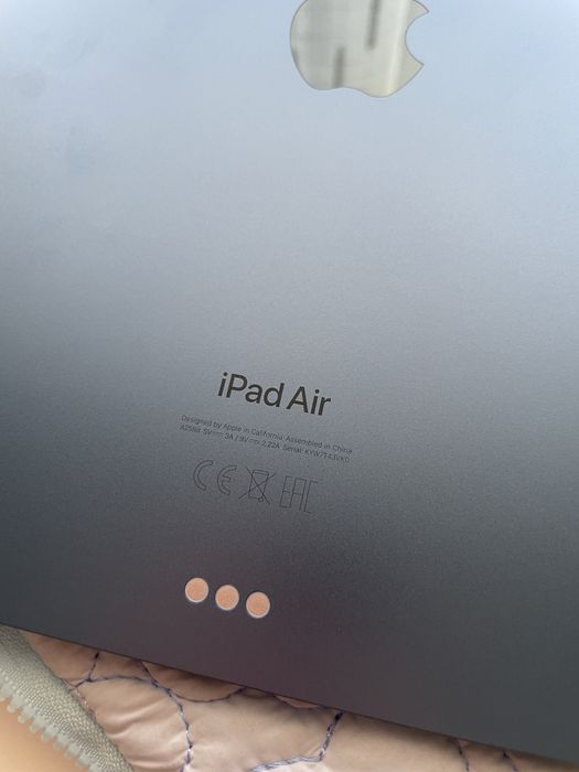 iPad Air 5ª Geração (M1) 64GB Azul + Apple Pencil 2 + Magic Keyboard | Como Novo