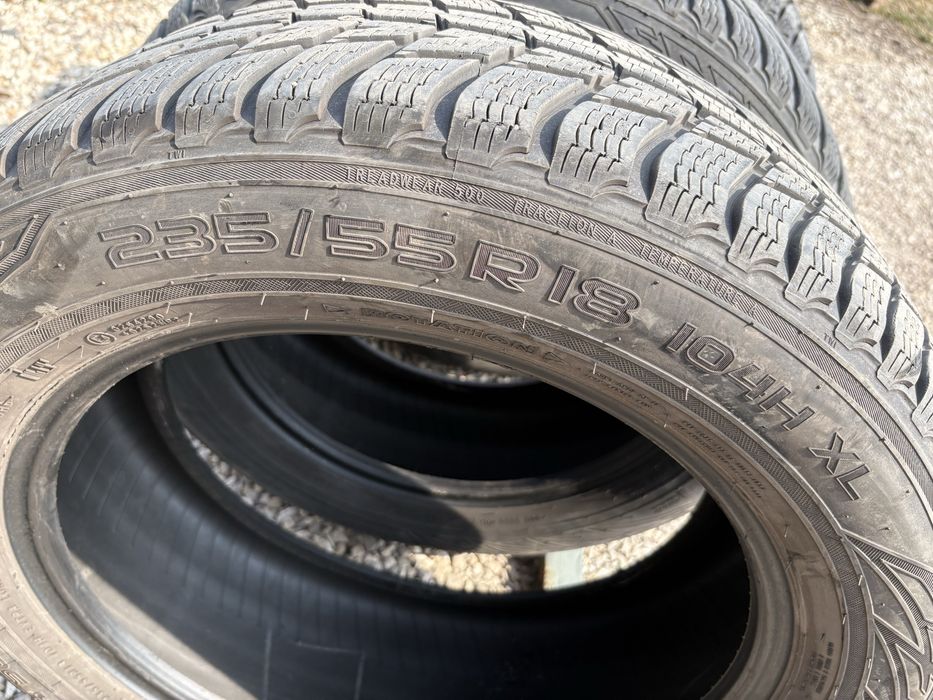 Opony zimowe 235/55 R18 104H