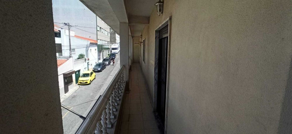 Apartamento T2 em Camarate, 1º andar