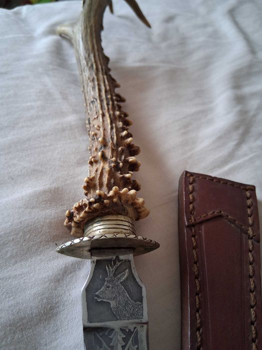 Punhal de caça - De colecção - Trabalhado à mão
