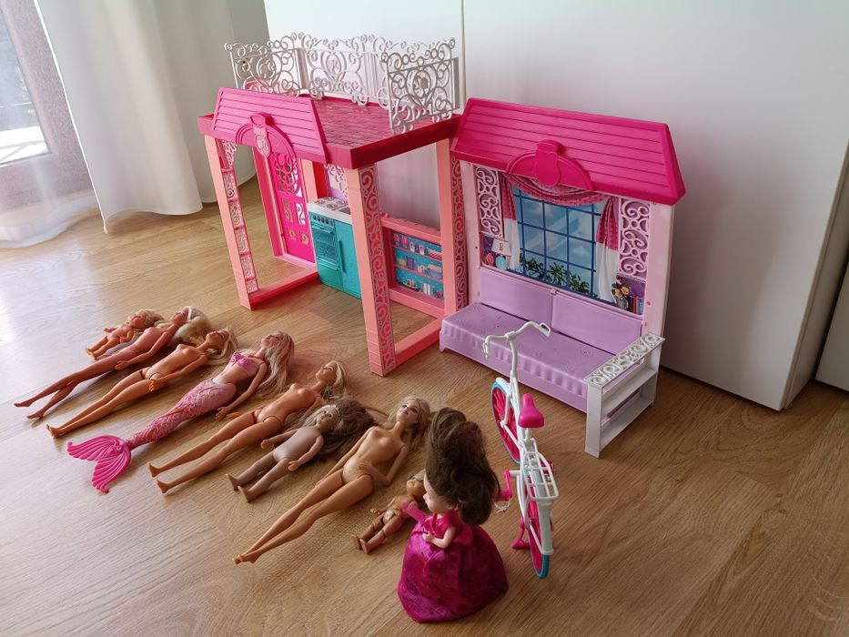 Zestaw lalek barbie plus domek