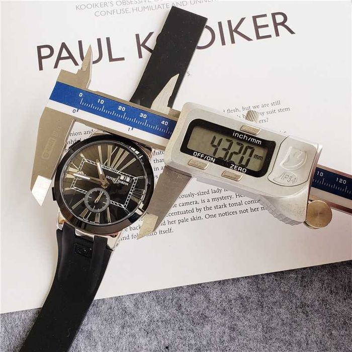 Годинник автоматичний  Ulysse Nardin Executive Dual Time black