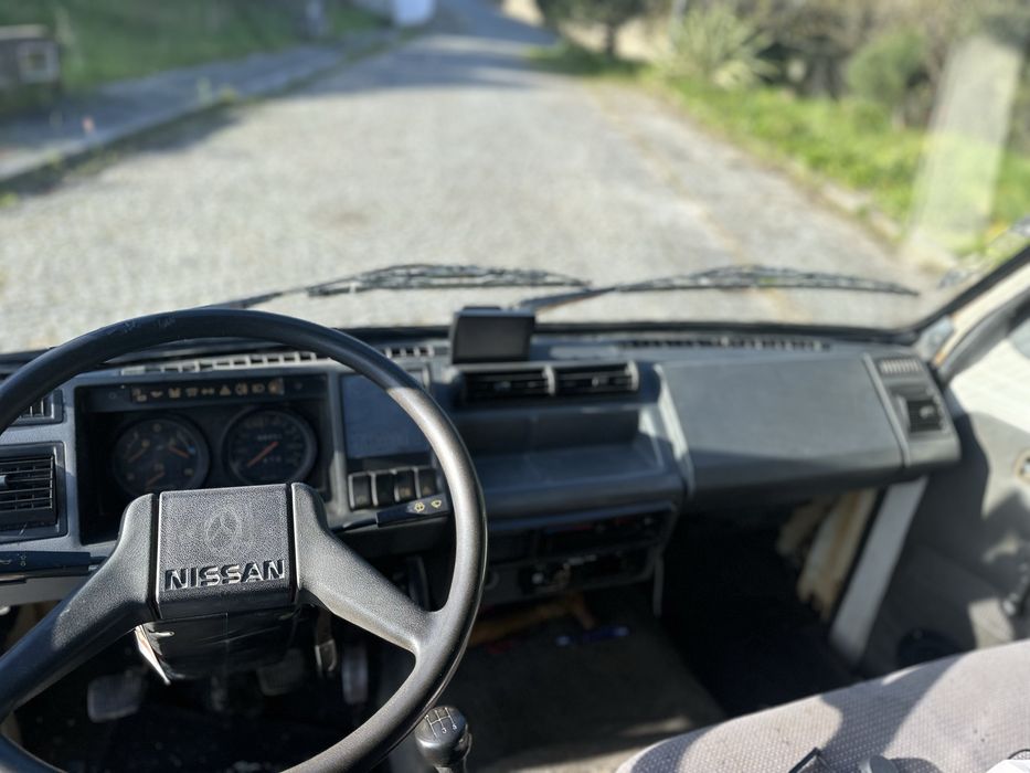 Nissan trade  carrinha de cavalos