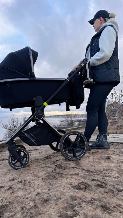 Продам дитячу коляску 2в1 CARRELLO ULTIMO