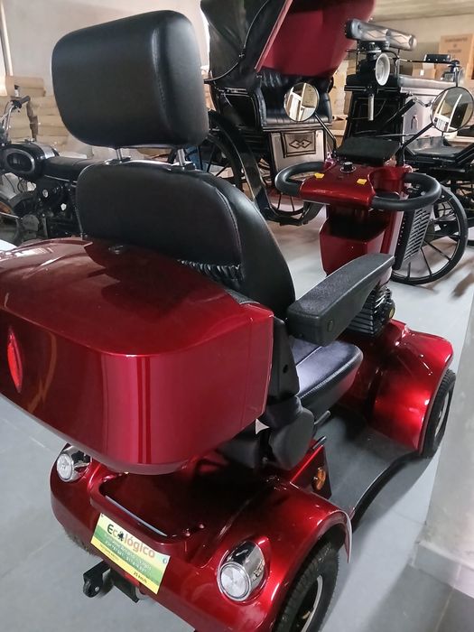 Mota de 4 rodas para idoso