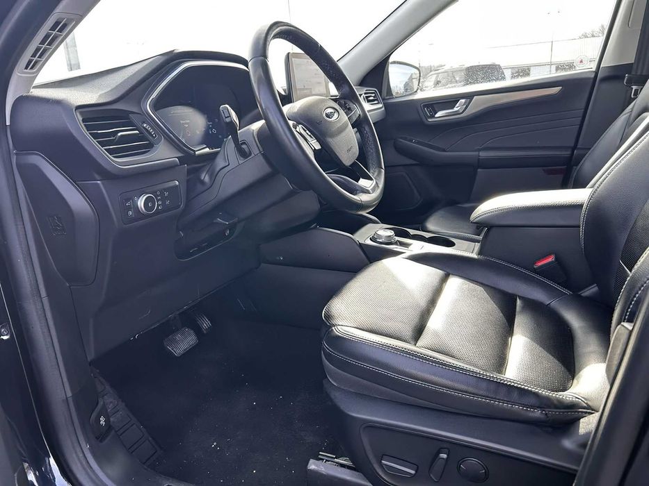 Ford Escape Hybrid Titanium      2021