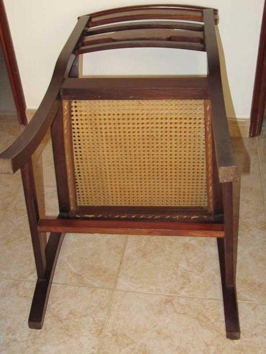 Cadeira de braços antiga em  Estilo inglês