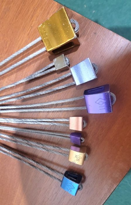 Набір закладних елементів , карабін  для туризму