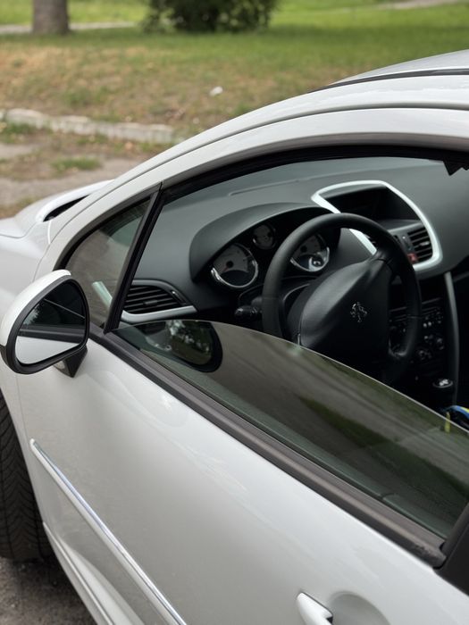 Peugeot 207 2011г.в