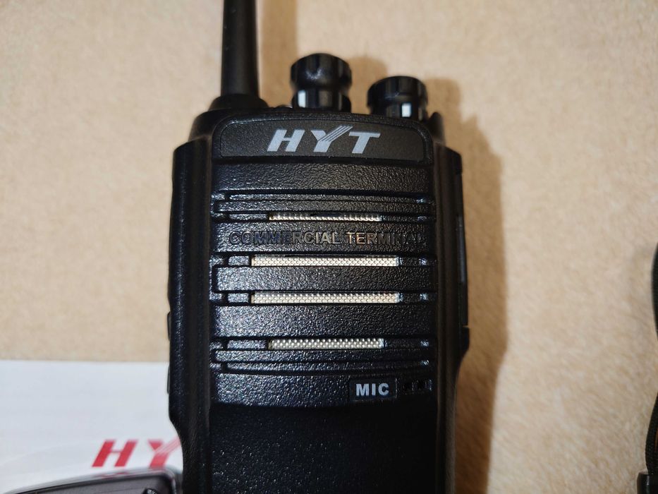 Radiotelefon PMR HYT TC-446S + oprogramowanie i kabel (oryginalne)
