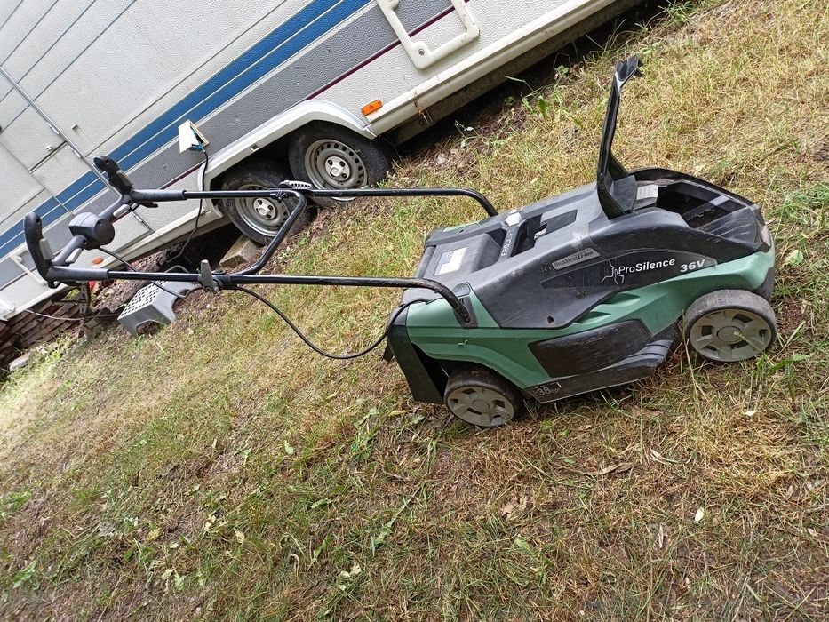 Kosiarka Bosch UniversalRotak 36-590