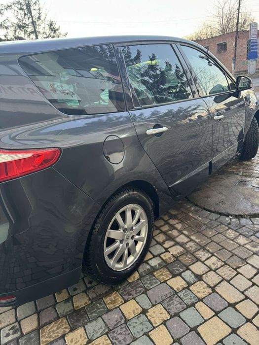 Продам Renault Scenic