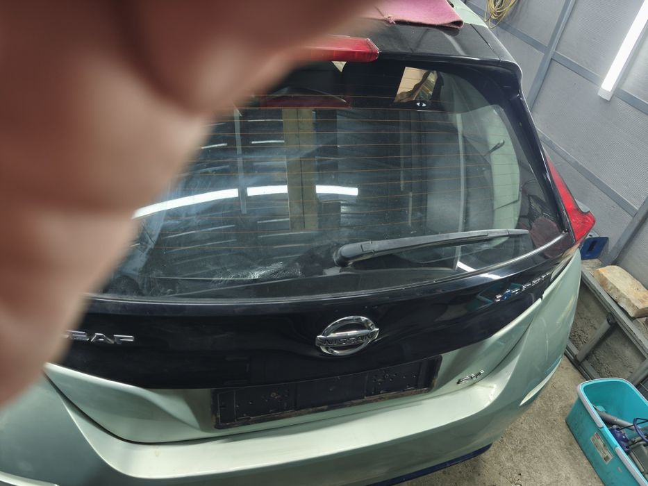 Крышка багажника к сборе Ниссан лиф 2 Nissan leaf 2018-2021
