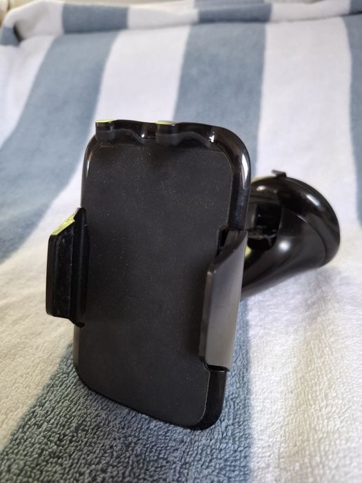 Uchwyt samochodowy na telefon