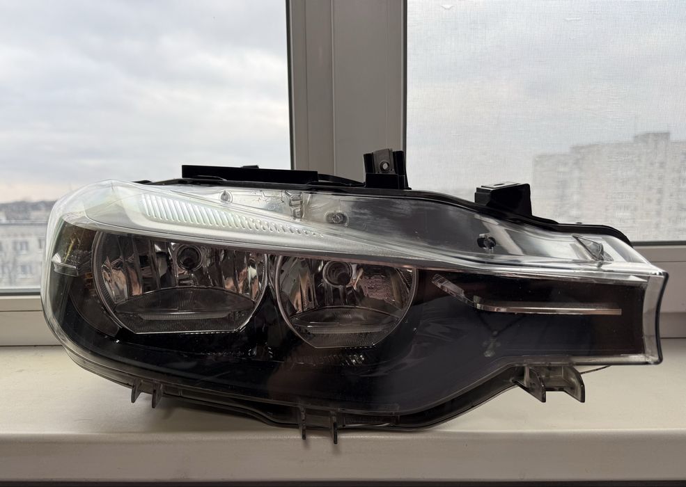 Продам передние фары на bmw f30