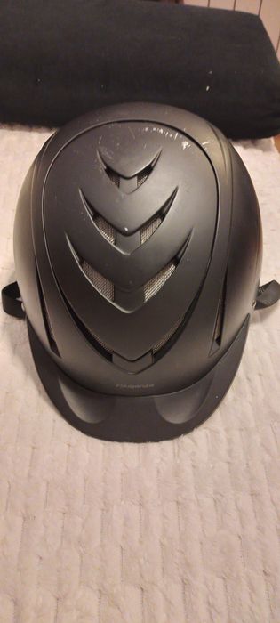 Rękawice i kask do jazdy konnej