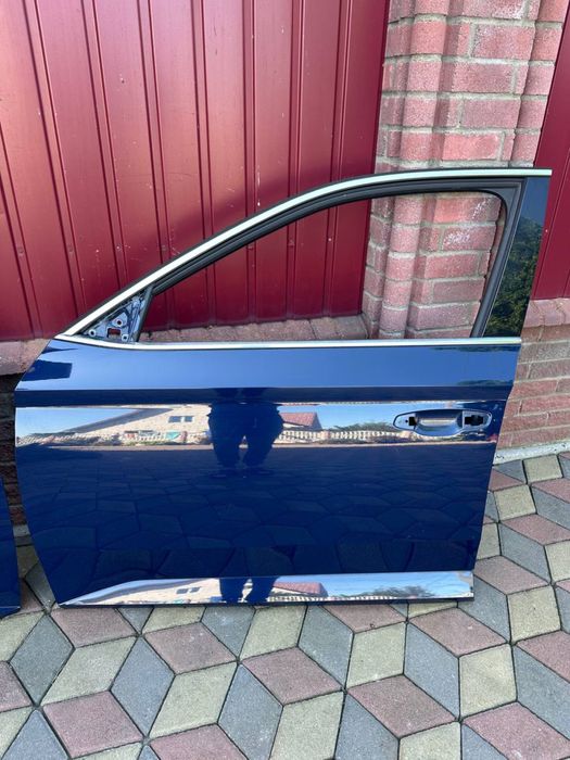 Двері Дверка Skoda Superb 3 Універсал Синя LA5F Рідна фарба