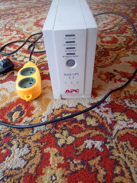 Джерело бесперебійного живлення APC Back-UPS 500 CS 300Вт Б/У