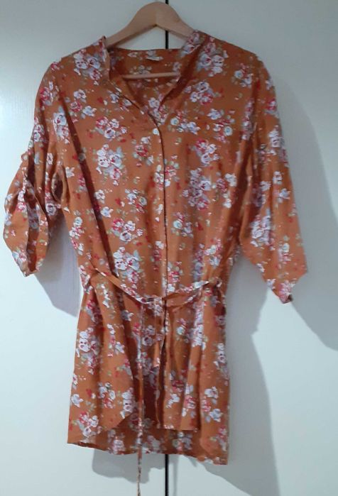 Camisa em algodão estampada em flores - Ref. 9