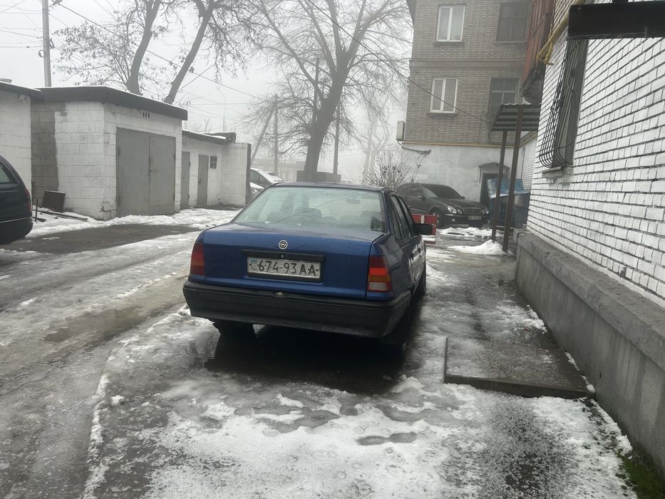 Opel Kadet 2.0 бензин