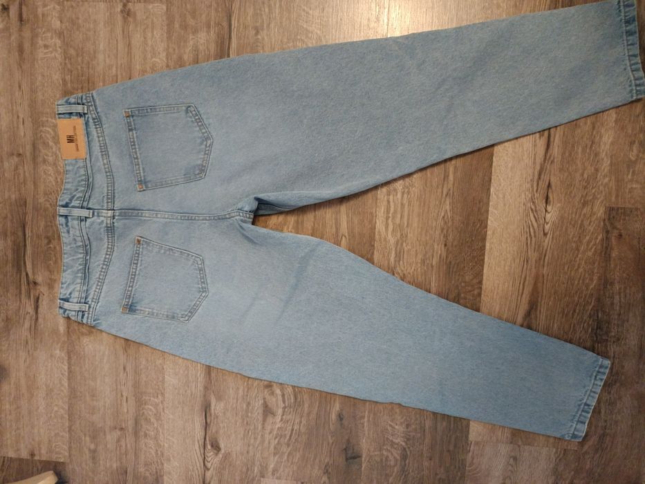 Jeansy damskie MOM FIT- MOHITO