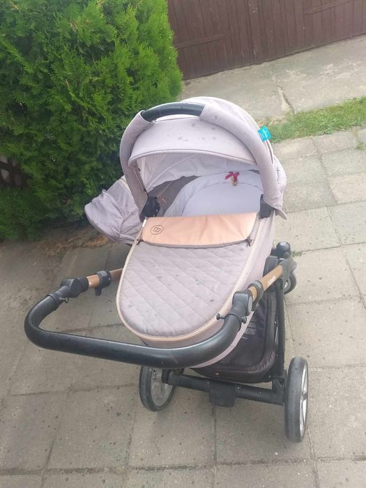 Sprzedam Używany wózek Baby Design LUPO COMFORT