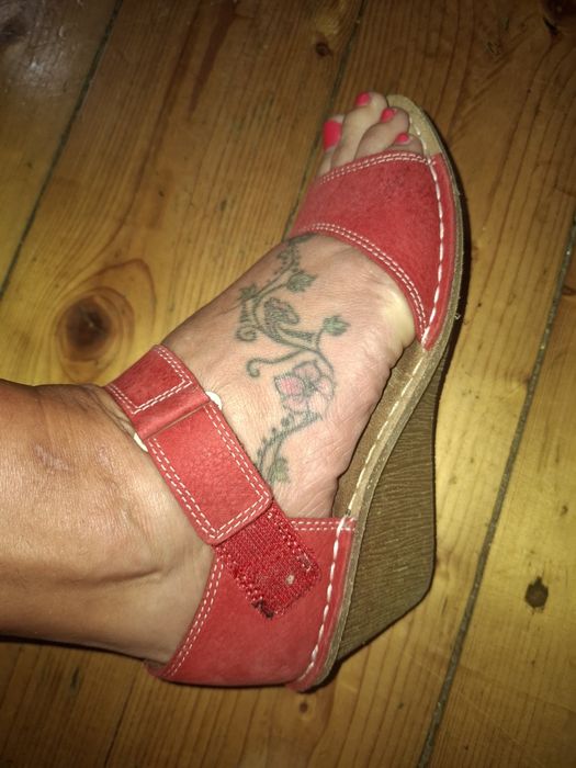 Clarks sandały na koturnie, skóra 36