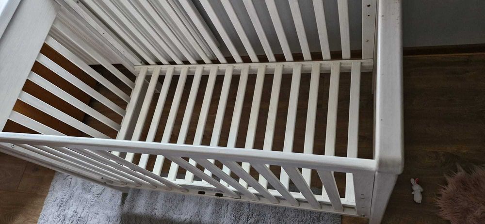 Dębowe łóżeczko dziecięce