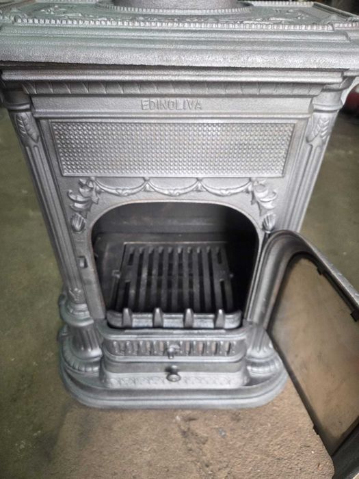 Salamandra em ferro fundido em bom estado