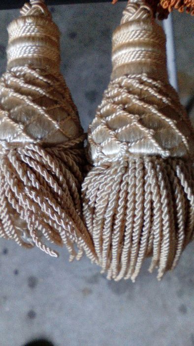 Bengalas em madeira / Tecido para cortinados