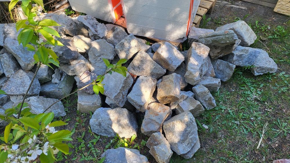 Kamienie granitowe