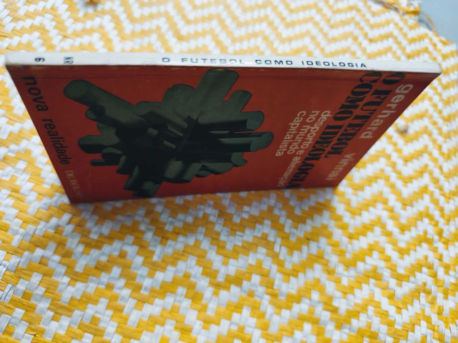 O Futebol Como Ideologia
Gerhard Vinnai