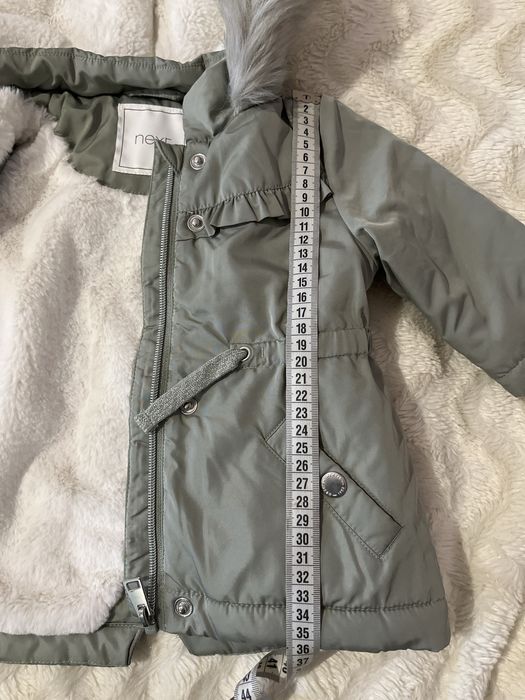 Продам демісезонну куртку на дівчинку