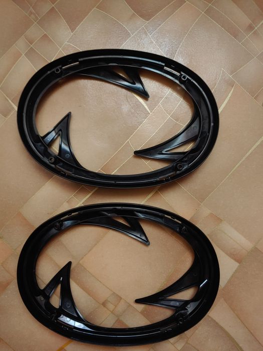 Продам декоративные накладки на автомобильную аккустику Peoneer