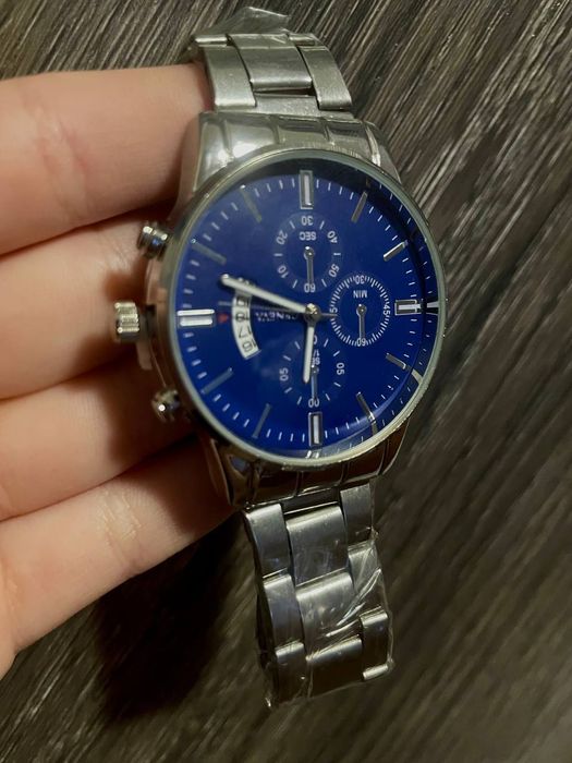 Наручний годиник