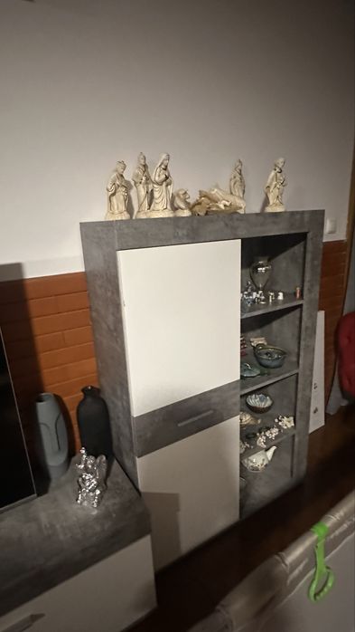 Móvel de TV c/2 Armários e 2 Prateleiras