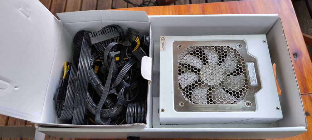 Fonte alimentação seasonic snow silent 1050w power supply
