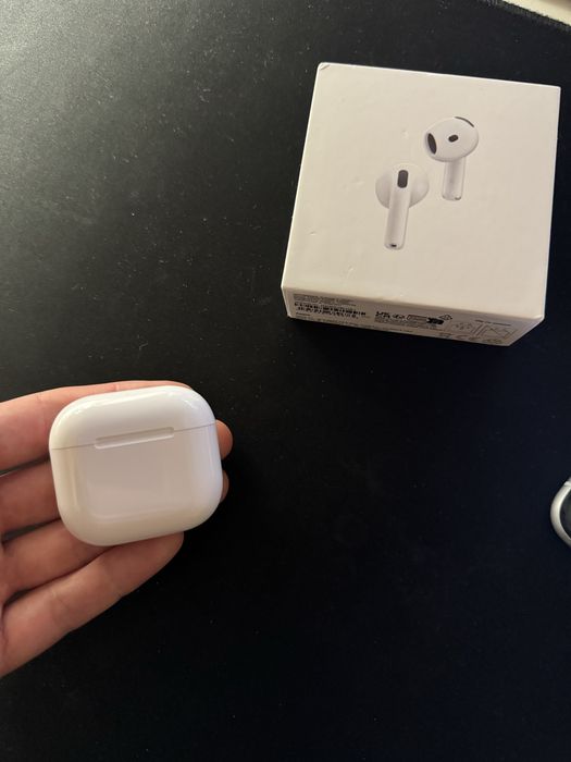 Słuchawki AirPods 4 ANC